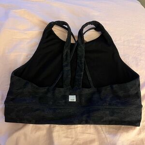 Vuori sports bra